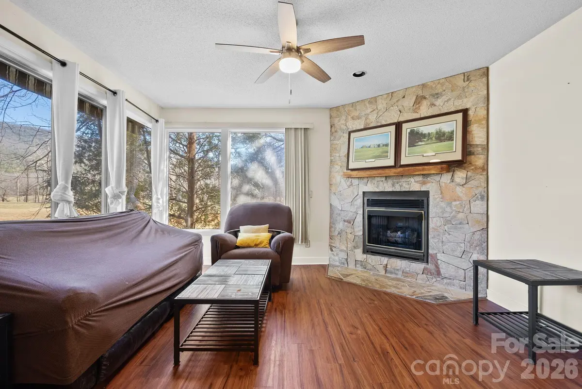 299 Blue Ridge DR S #1, Marion, NC 28752
