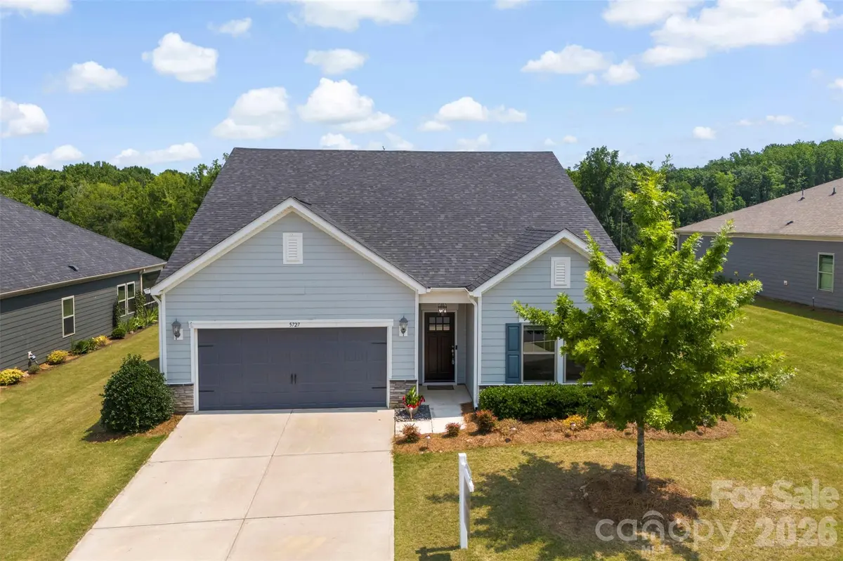 5727 Lavaux CT, Charlotte, NC 28214