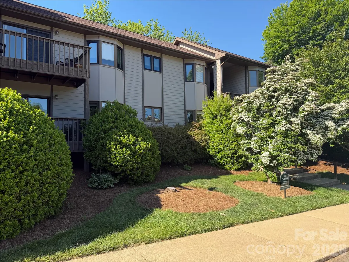 201 Racquet Club RD #15, Asheville, NC 28803