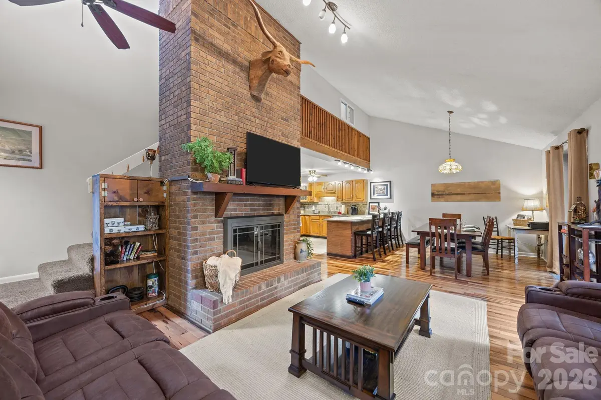 501 Woodfield DR, Asheville, NC 28803