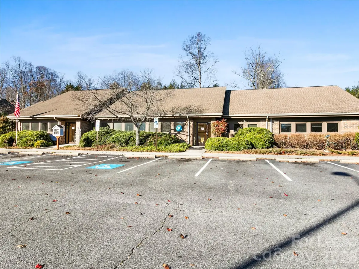 157 Medical Park DR, Brevard, NC 28712