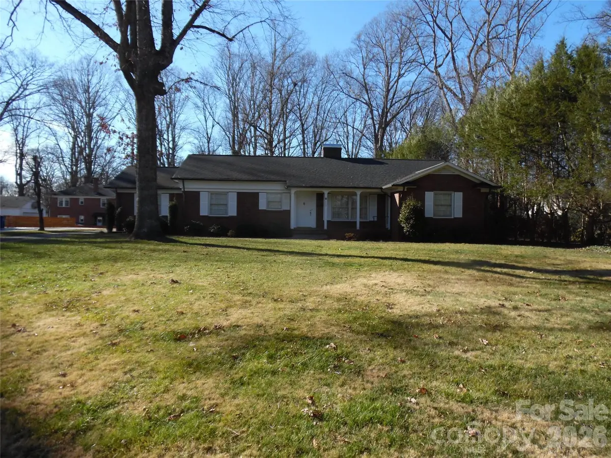 603 1st Avenue PL NE, Conover, NC 28613