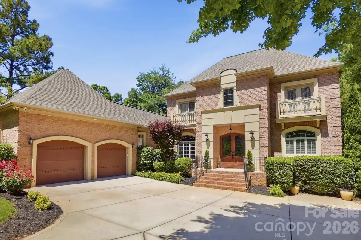 932 Thorn Ridge LN, Clover, SC 29710
