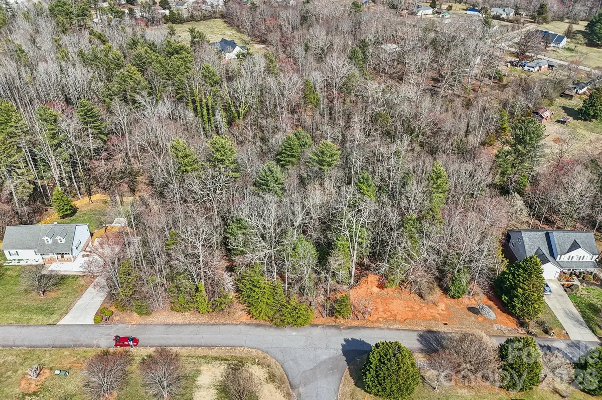 1046 Julius CT, Lenoir, NC 28645