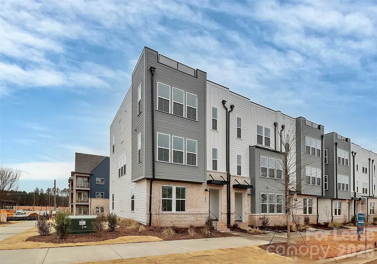 7009 Westrow AVE, Charlotte, NC 28278