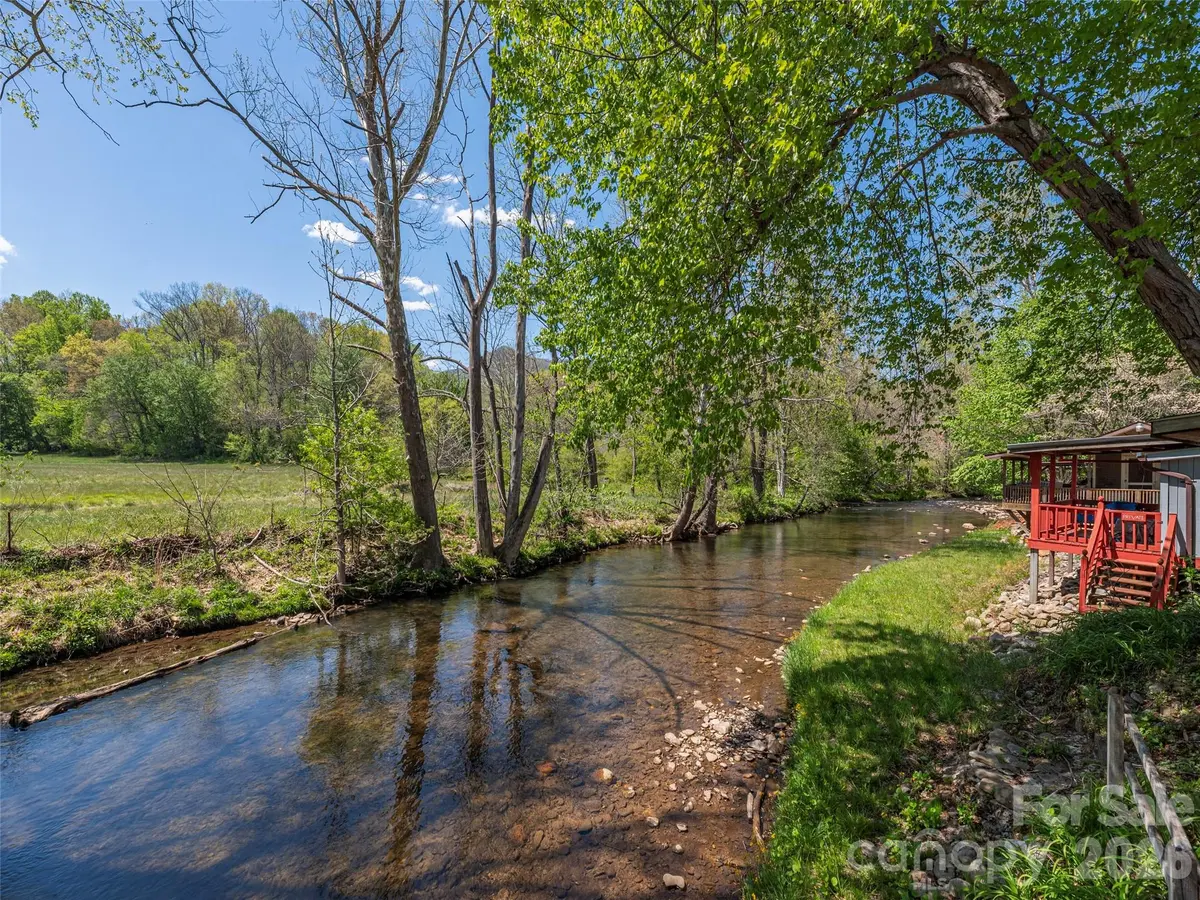 24 Aqua Vista LOOP, Waynesville, NC 28785
