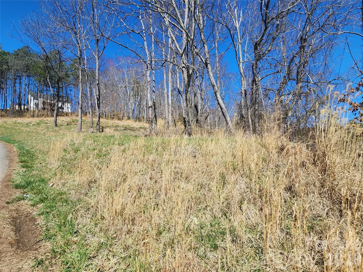 9999 Country DR, Mars Hill, NC 28754