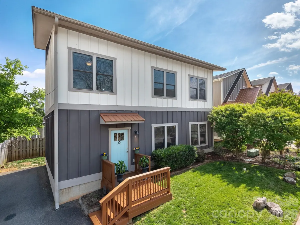 4 Grinnell ST, Asheville, NC 28806