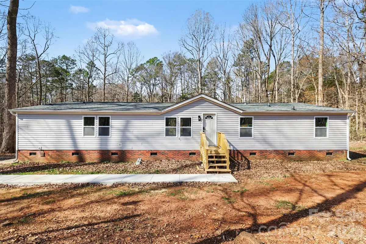 5050 Park Creek DR, Mount Holly, NC 28120