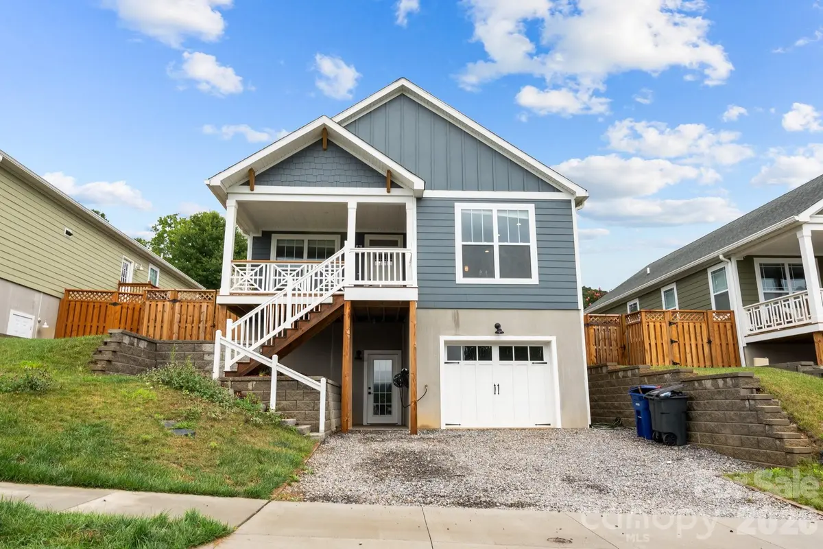 1112 Blueview DR, Black Mountain, NC 28711