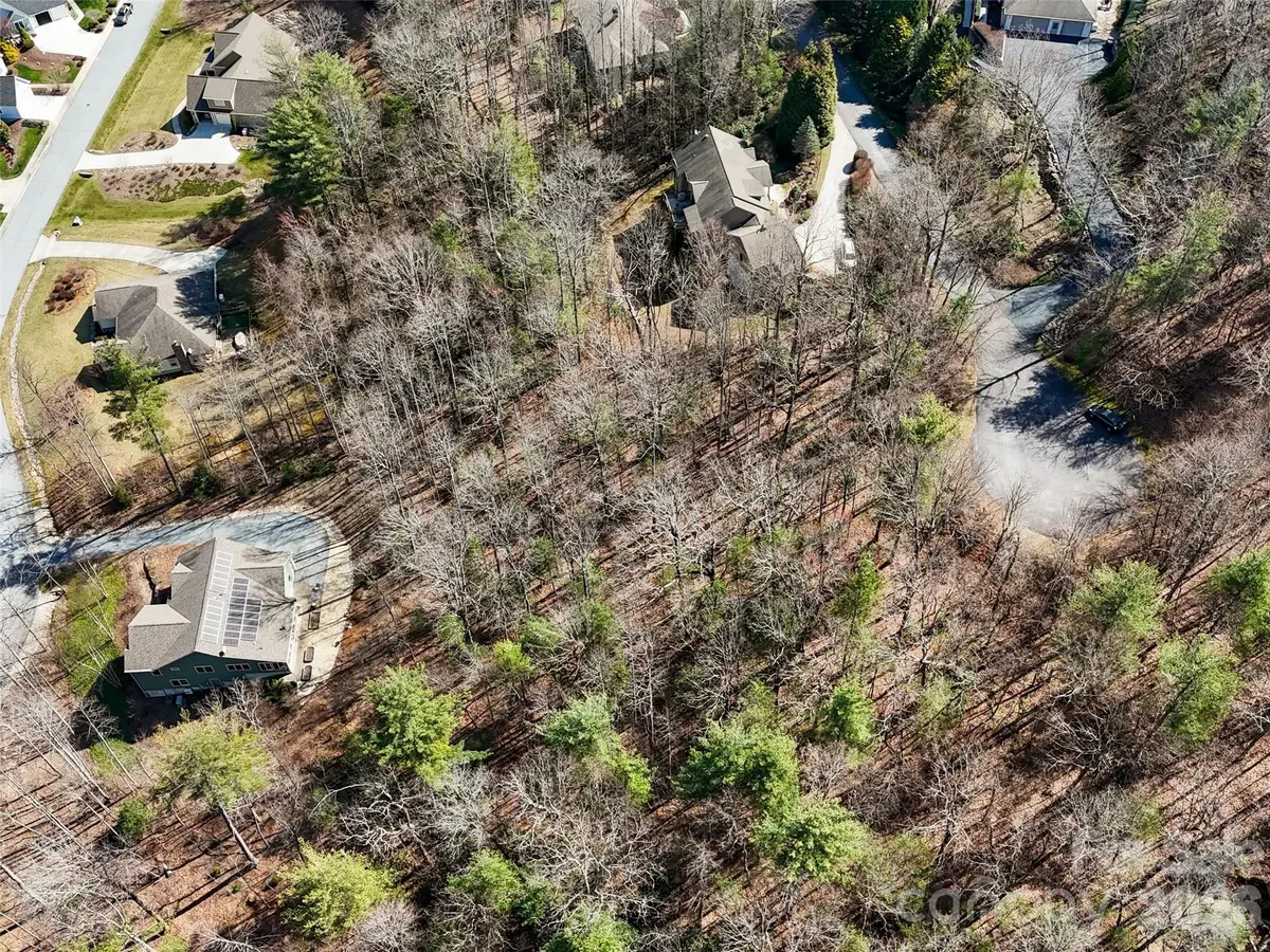 96 Turkey Roost CT, Hendersonville, NC 28739