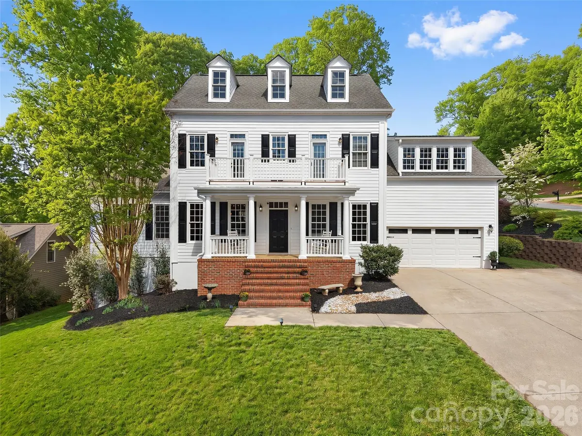 21 Dianthus DR, Asheville, NC 28803