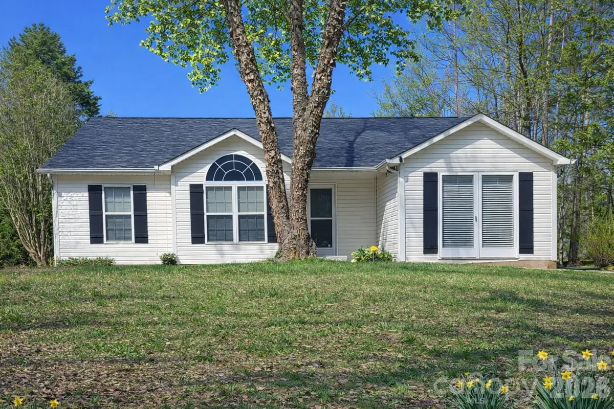 107 Panther Creek RD E, Troutman, NC 28166