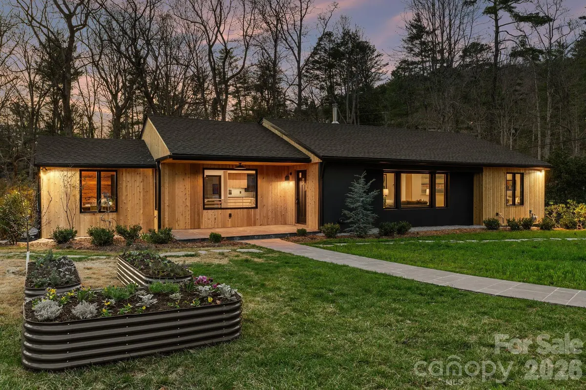 330 Windsor RD, Asheville, NC 28804