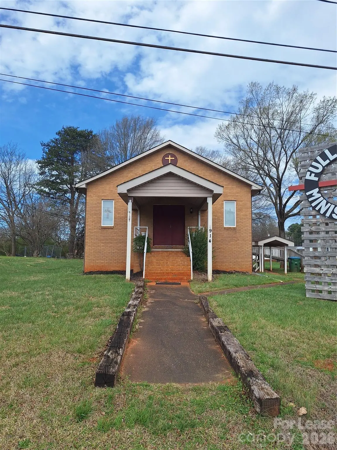 914 W Carolina AVE, Bessemer City, NC 28016