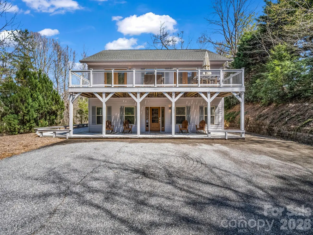 121 Fern LOOP, Lake Lure, NC 28746