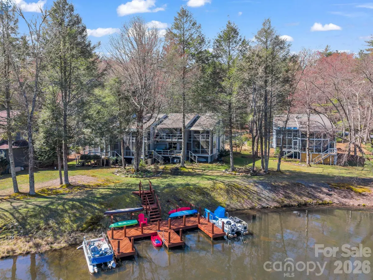 45 Lakeside Villas DR, Brevard, NC 28712