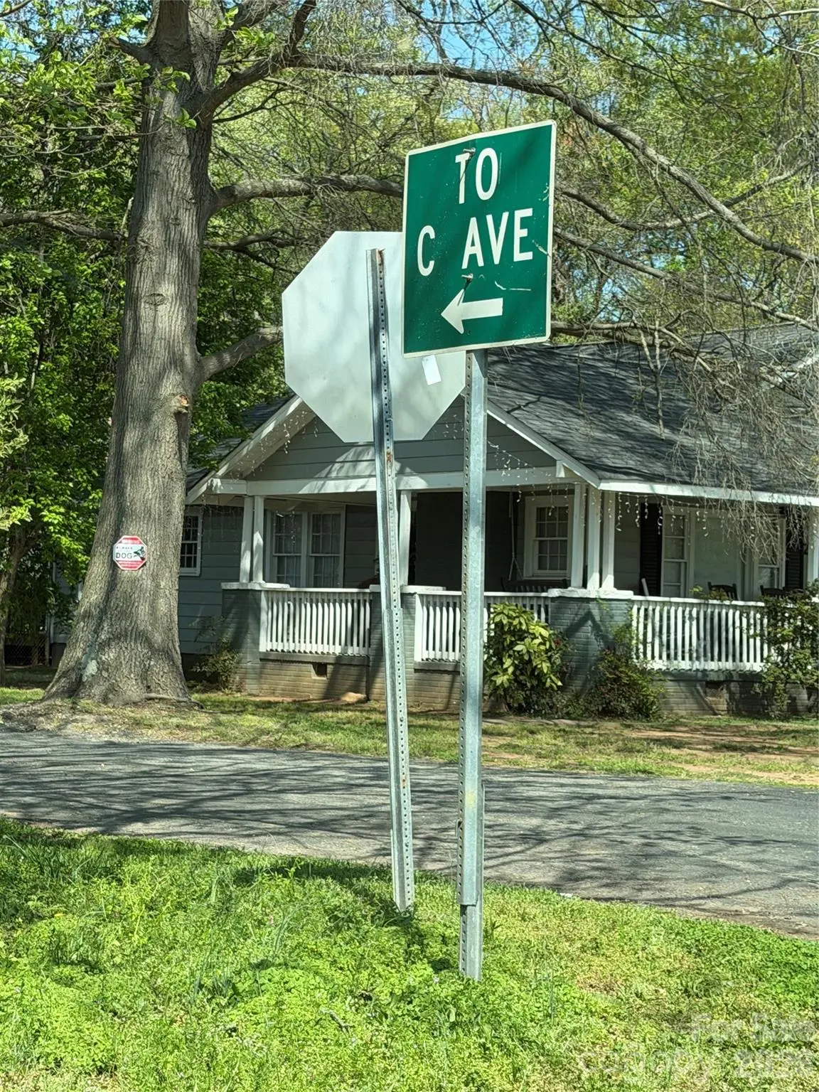 2005 C AVE, Charlotte, NC 28216