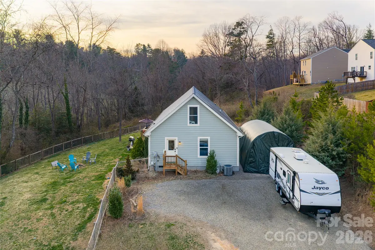 65 Owenby RD, Candler, NC 28715