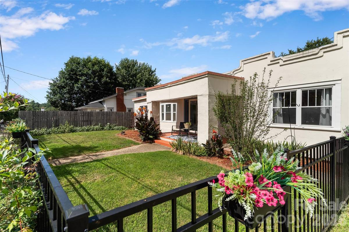 63 Washington AVE, Asheville, NC 28804