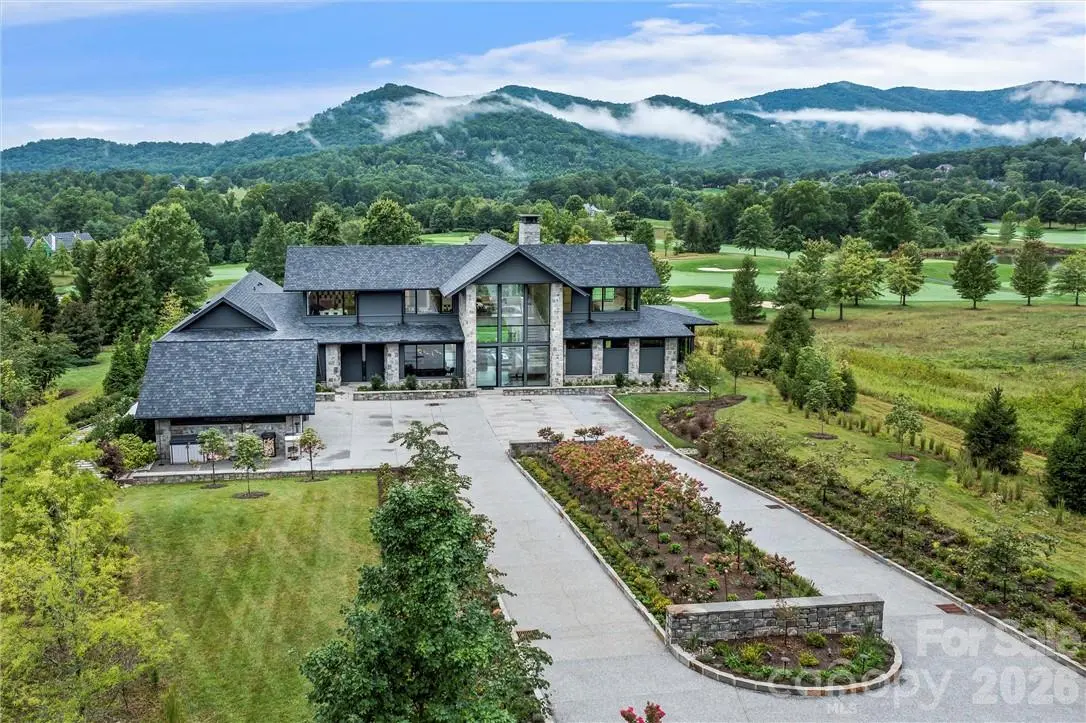 214 Folkestone LN, Arden, NC 28704