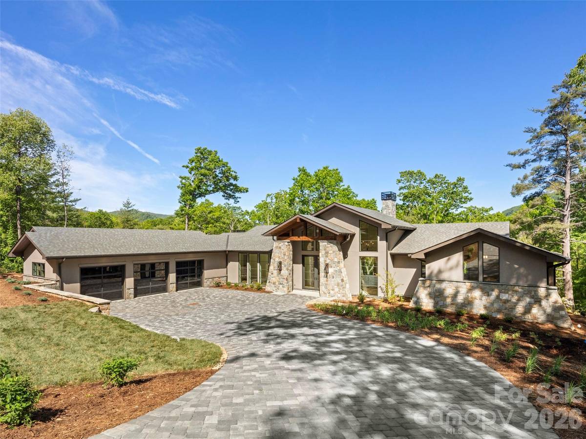 87 Misty Valley Pkwy, Arden, NC 28704