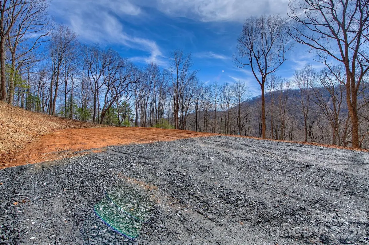 000 Poplar TRL, Spruce Pine, NC 28777