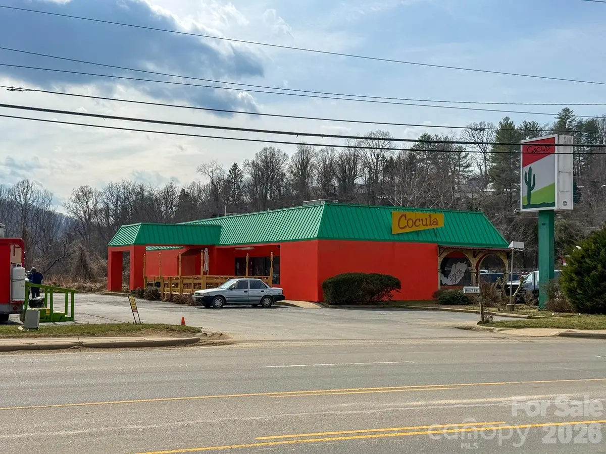 1297 Tunnel RD, Asheville, NC 28805