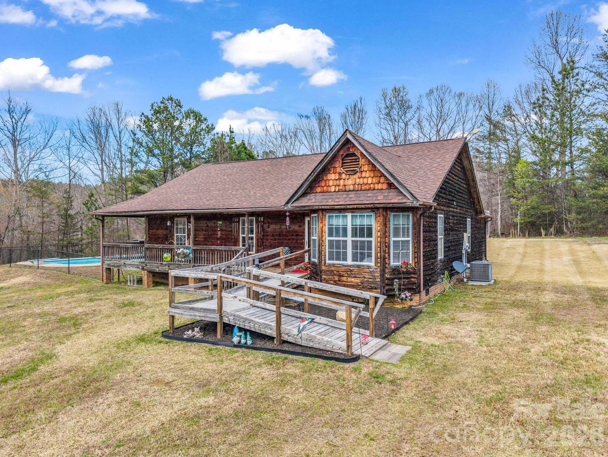 308 Frog Hollow RD, Rutherfordton, NC 28139