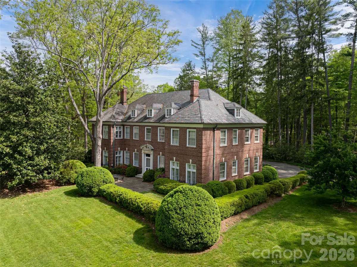 407 Vanderbilt RD, Asheville, NC 28803