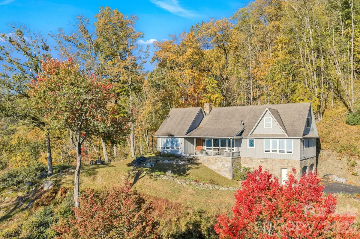 933 Thunder Ridge LN #4 & 2, Lenoir, NC 28645