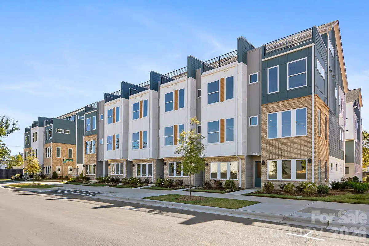 150 Red Azalea LN #27, Charlotte, NC 28217