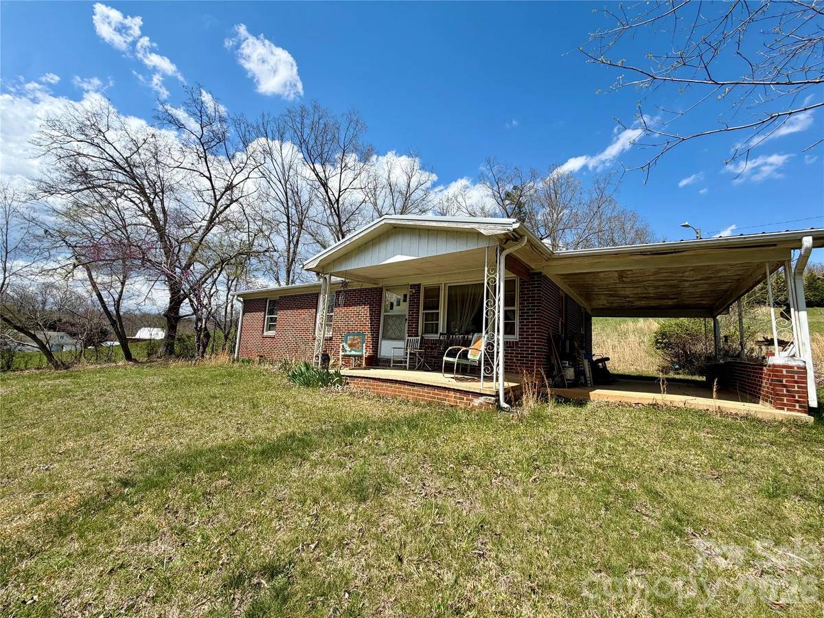 637 Fletcher Martin RD, Alexander, NC 28701