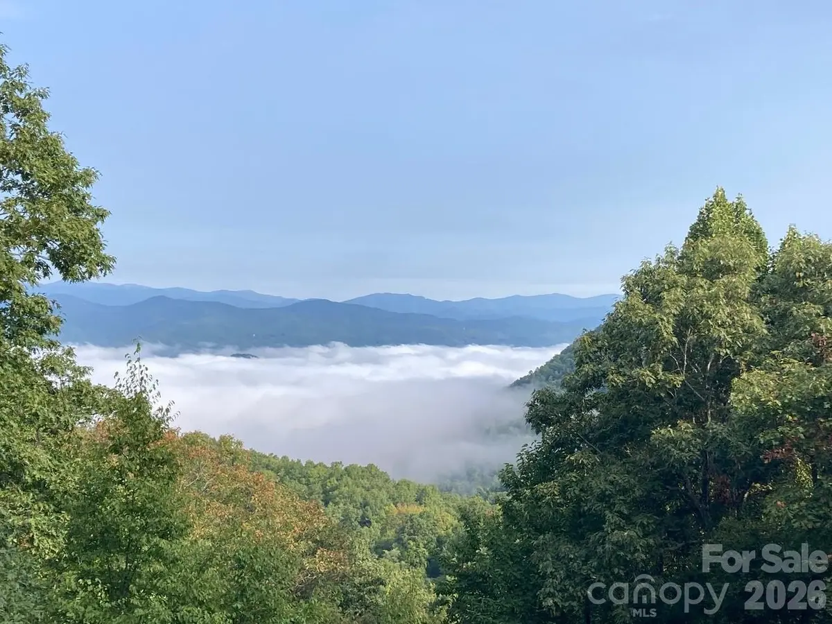 216 Tinequa DR, Brevard, NC 28712