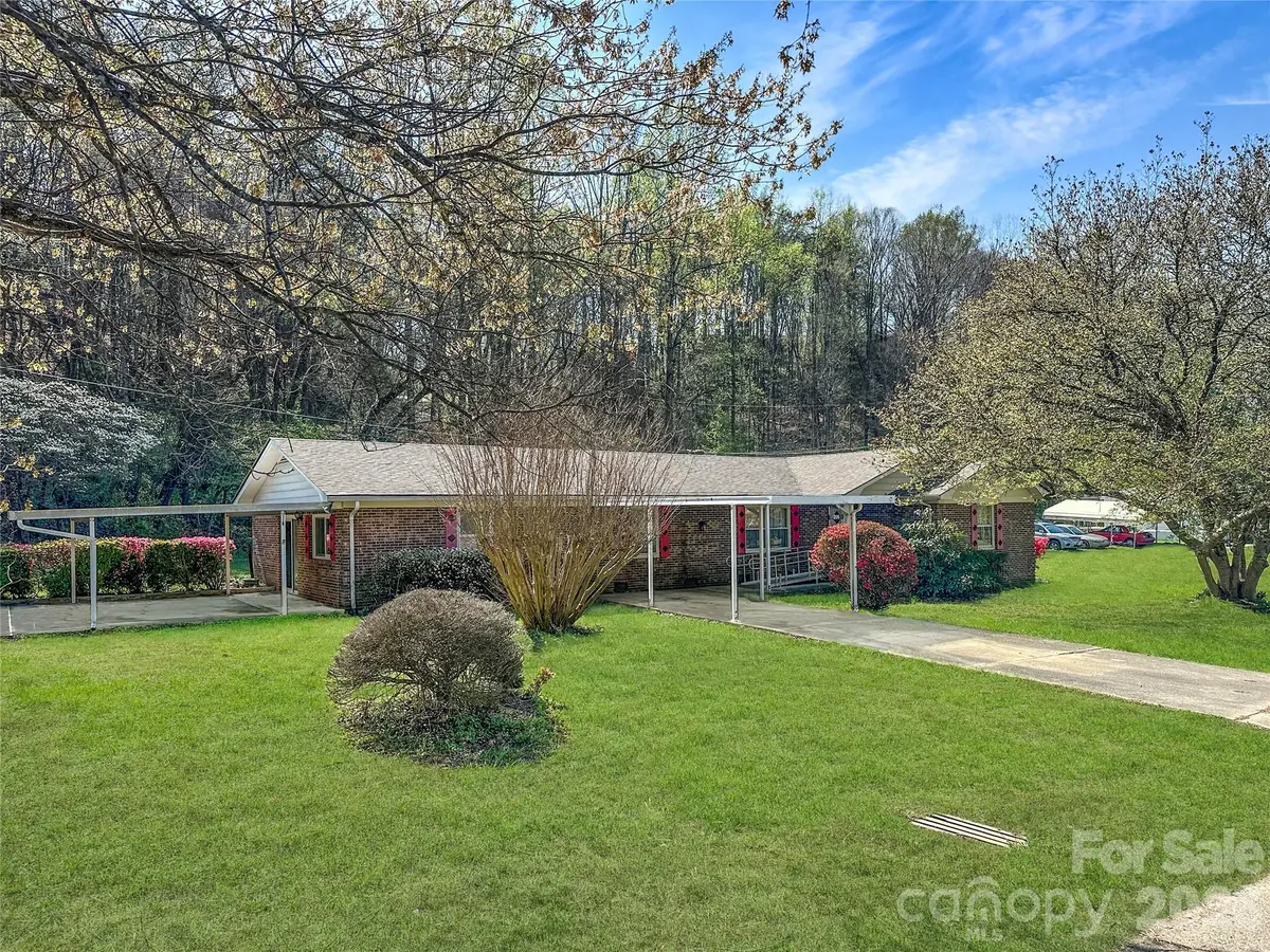 205 Bond ST, Marion, NC 28752