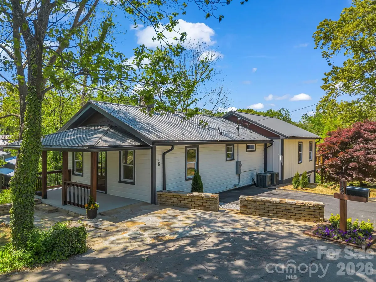 18 Worley PL, Asheville, NC 28806
