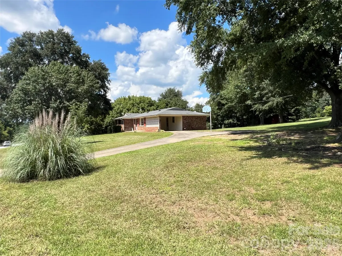 649 Pine Street EXT, Forest City, NC 28043