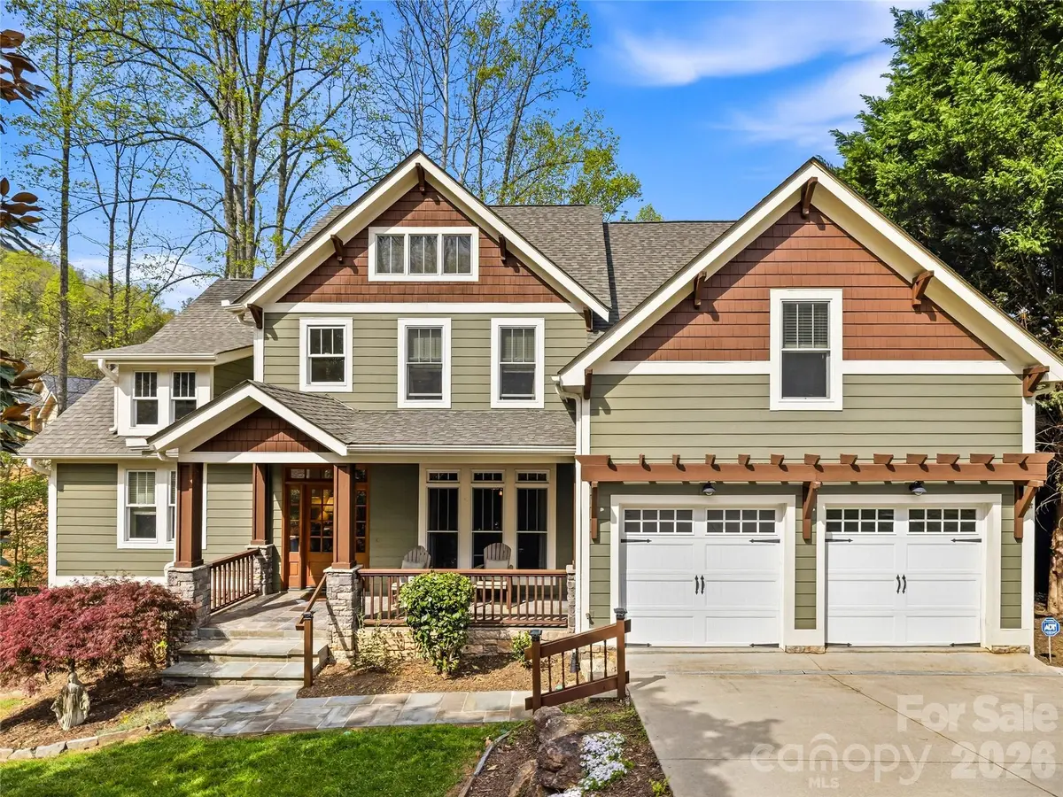 61 Village Pointe LN, Asheville, NC 28803