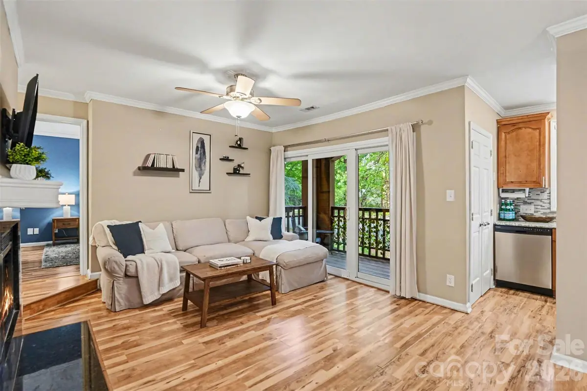 1109 E Morehead ST #5, Charlotte, NC 28204