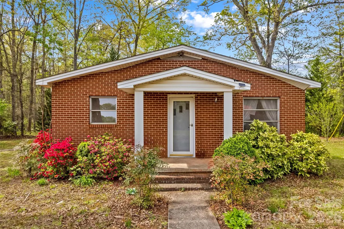 151 Bent Twig DR, Statesville, NC 28677
