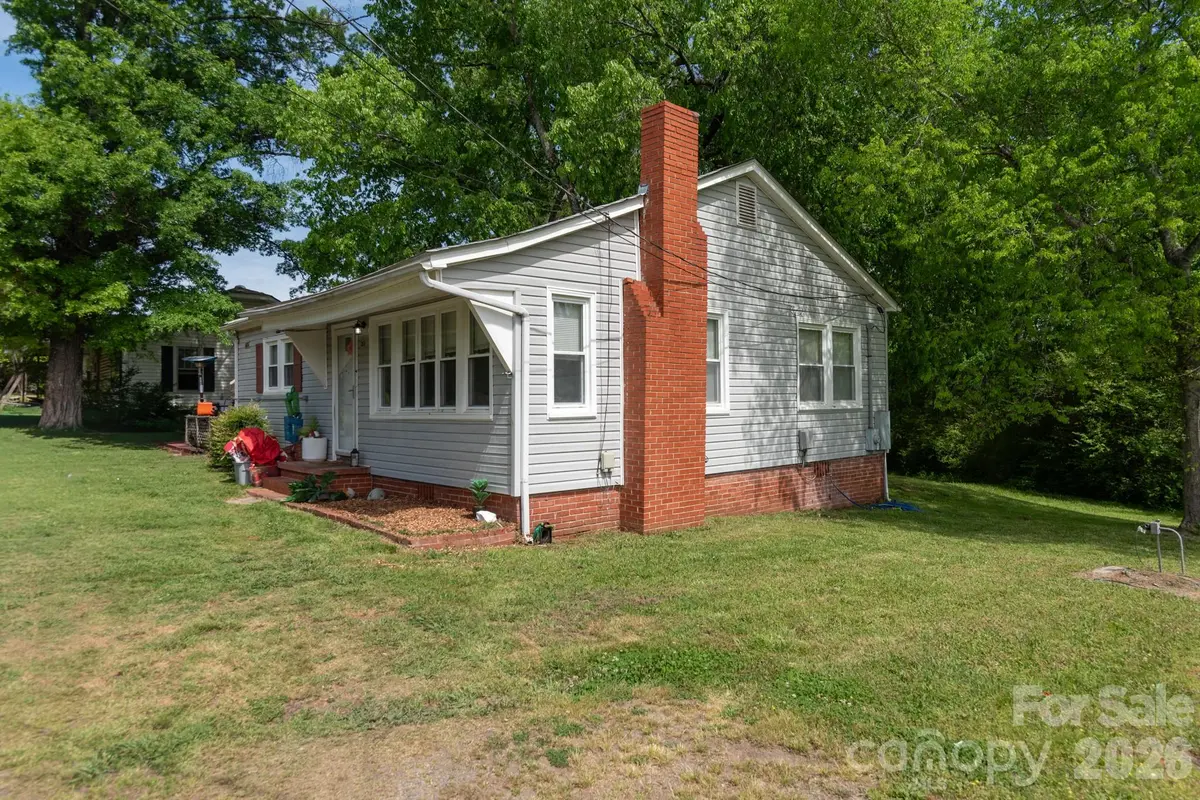 33 Central Heights DR, Concord, NC 28025