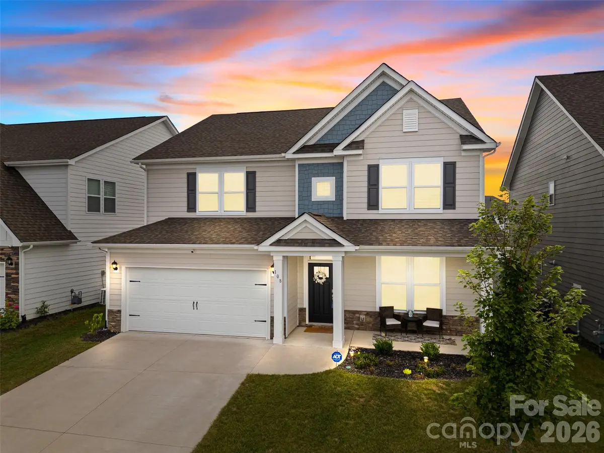 108 Thornberry RD, Hendersonville, NC 28792