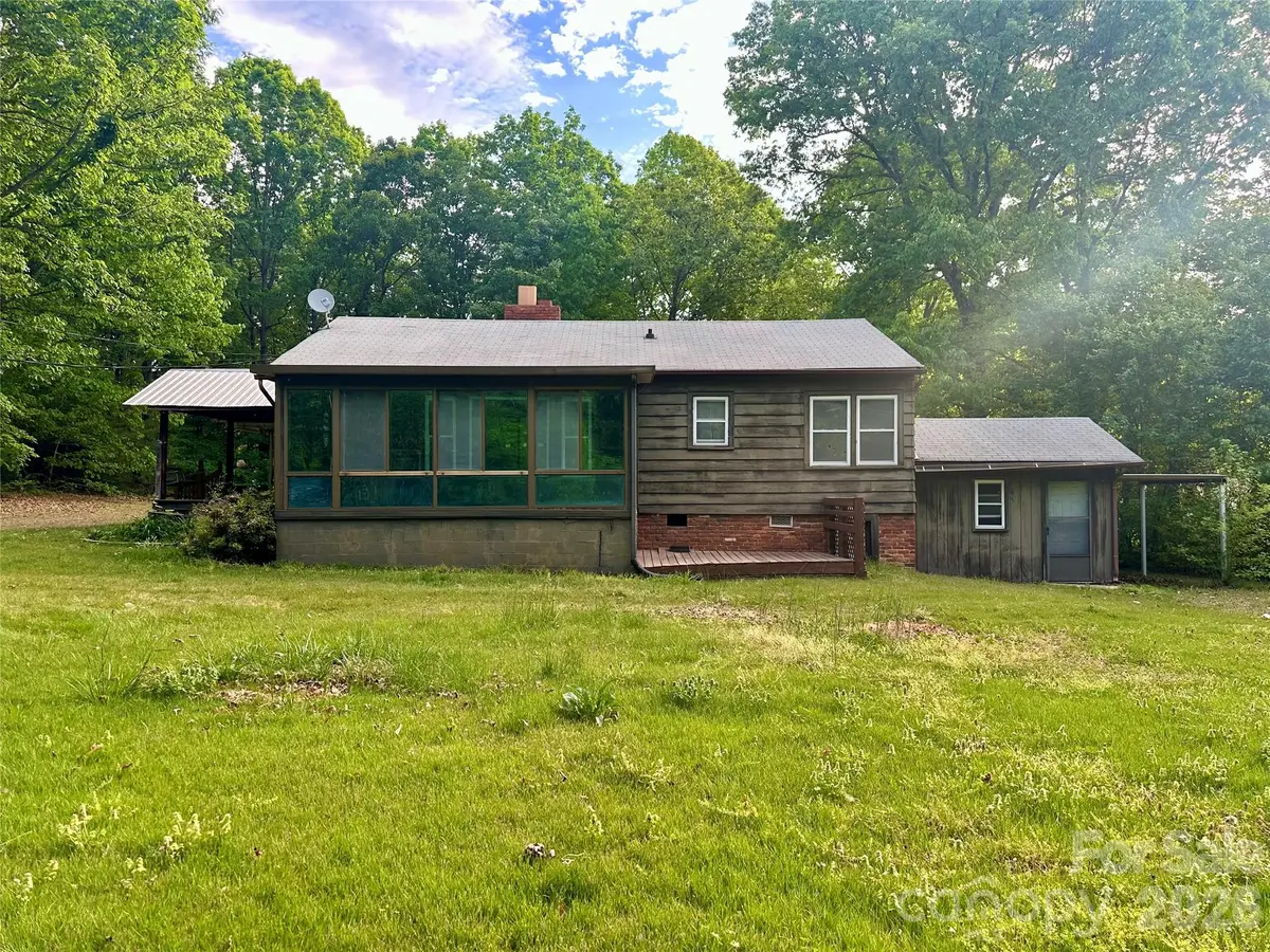 3202 Puetts Chapel RD, Dallas, NC 28034