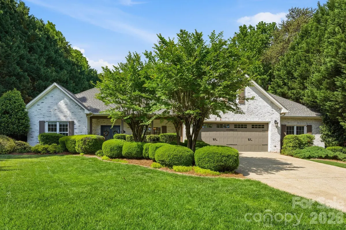 8247 Camelia LN, Denver, NC 28037