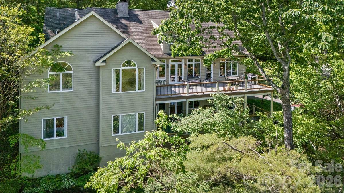 25 Windsong DR, Fairview, NC 28730
