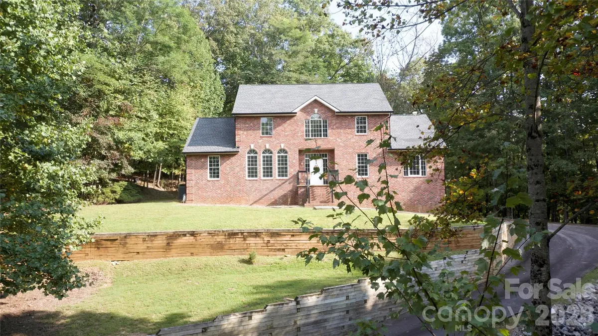 1064 Skye DR, Pisgah Forest, NC 28768