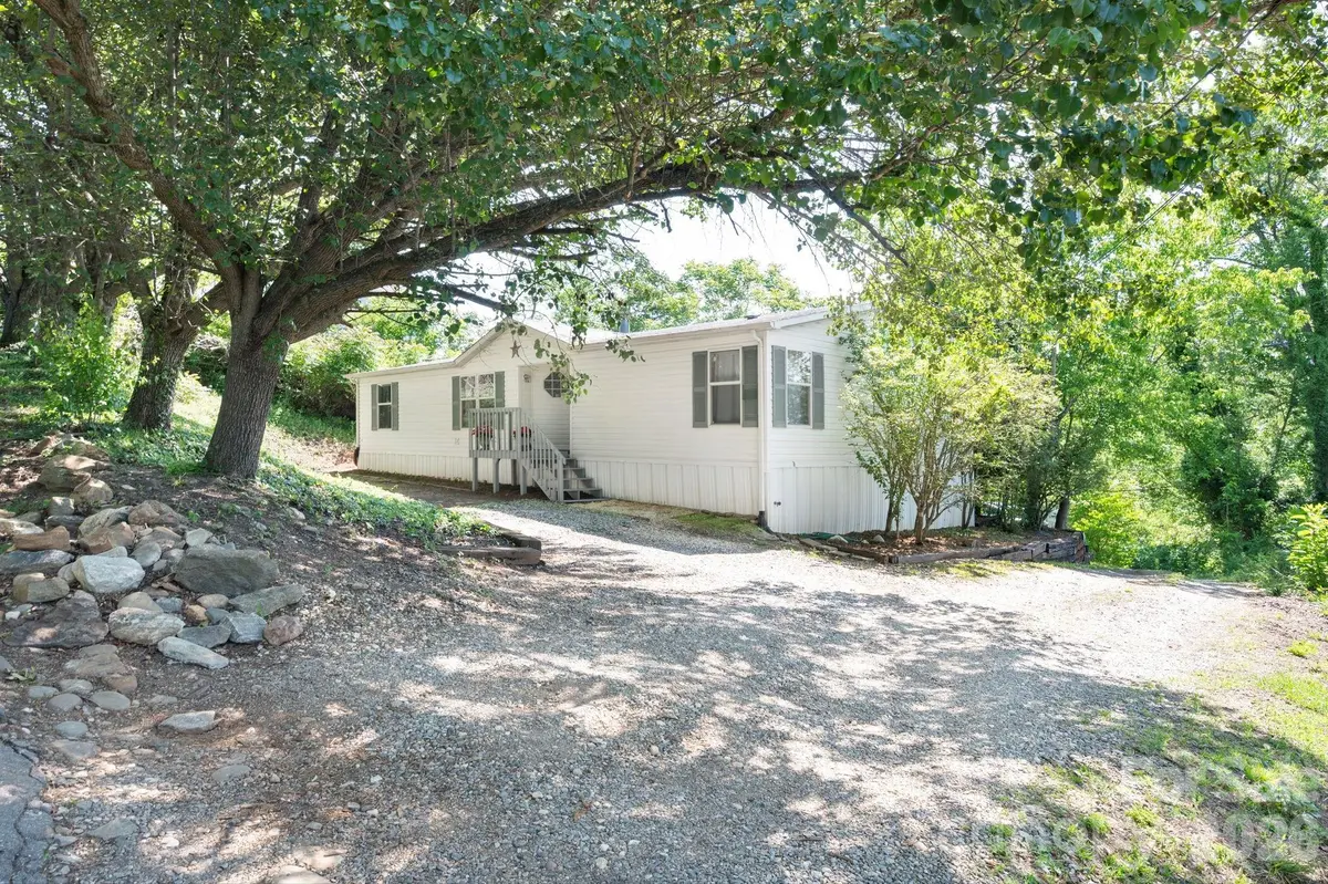 66 Green Oak RD, Asheville, NC 28804