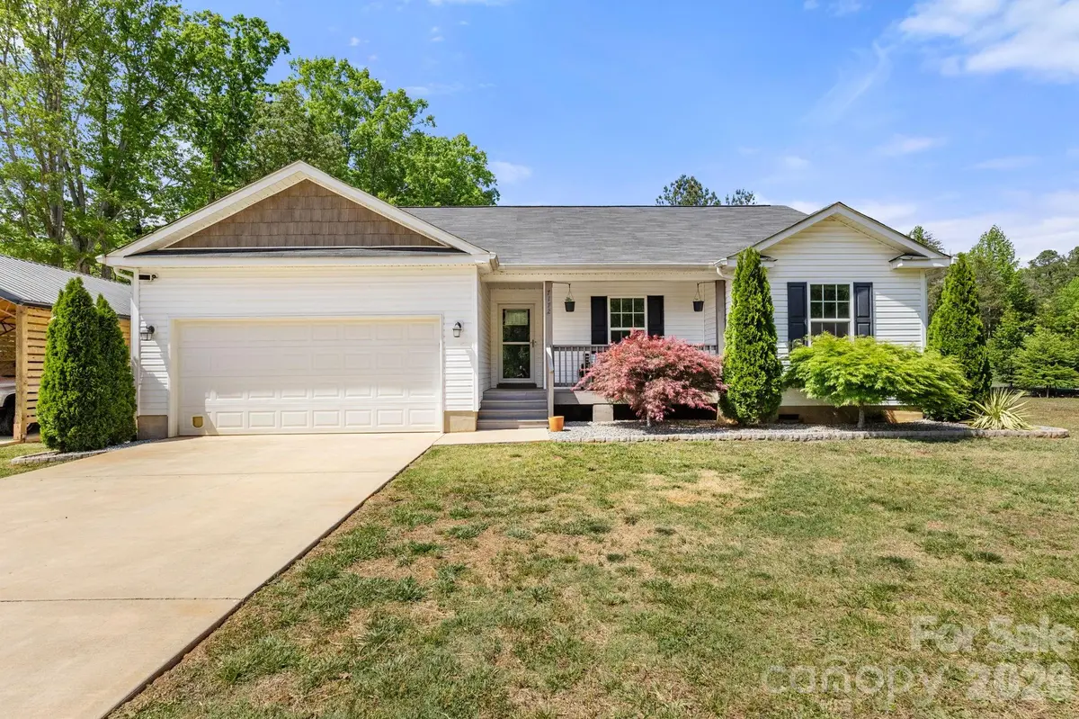 7172 Rolling Hills DR, Sherrills Ford, NC 28673