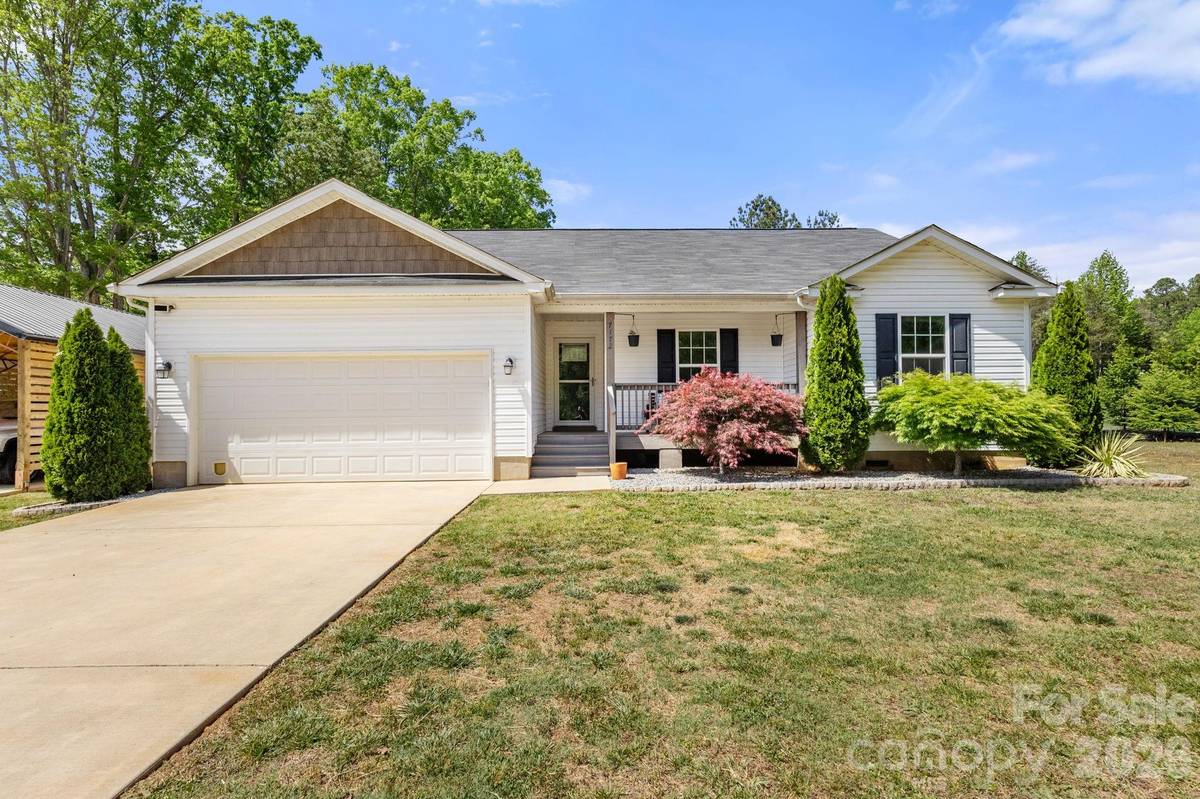 7172 Rolling Hills DR, Sherrills Ford, NC 28673