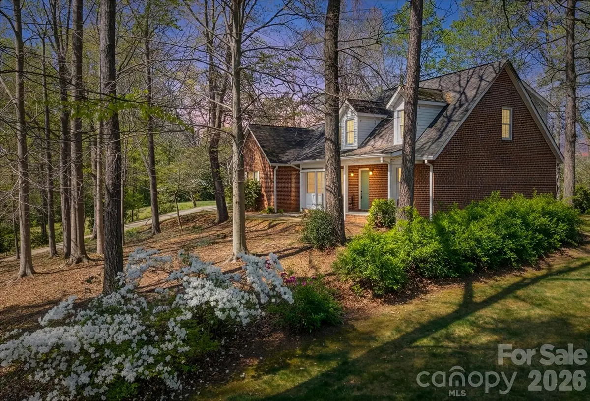 1421 Windsor ST NE, Lenoir, NC 28645